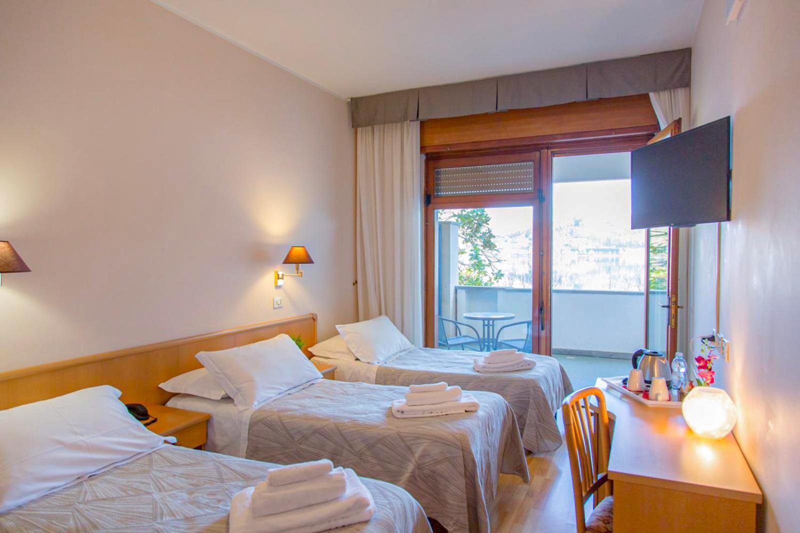 Hotel Chalet Del Lago アヴィリアーナ エクステリア 写真